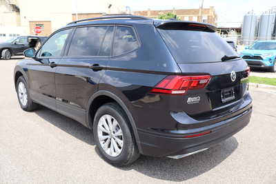 2020 Volkswagen Tiguan, $15500. Photo 4