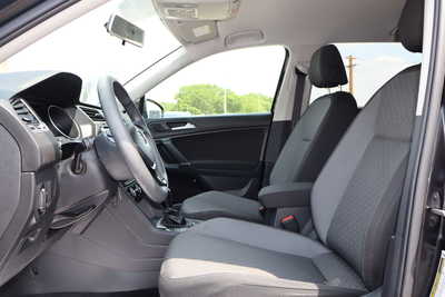 2020 Volkswagen Tiguan, $15500. Photo 5