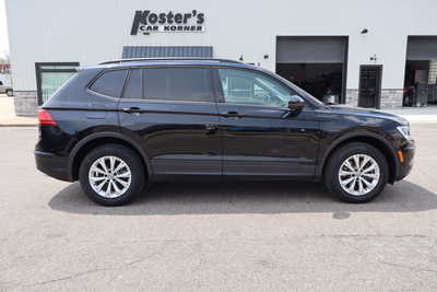 2020 Volkswagen Tiguan, $15500. Photo 9