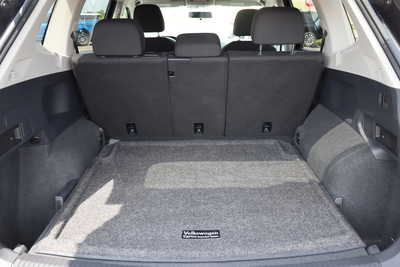 2020 Volkswagen Tiguan, $15500. Photo 11