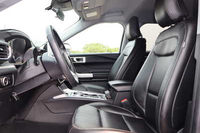 2023 Ford Explorer, $26900. Photo 5