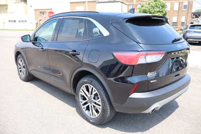 2022 Ford Escape, $16900. Photo 4