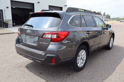 2018 Subaru Outback, $14995. Photo 3