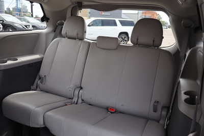 2016 Toyota Sienna, $19995. Photo 12