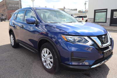 2018 Nissan Rogue, $13995. Photo 2