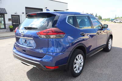 2018 Nissan Rogue, $13995. Photo 3