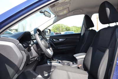 2018 Nissan Rogue, $13995. Photo 5