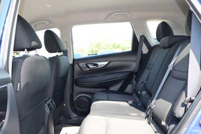 2018 Nissan Rogue, $13995. Photo 6