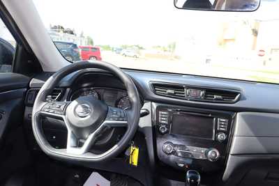 2018 Nissan Rogue, $13995. Photo 7