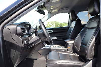 2022 Ford Explorer, $23995. Photo 5