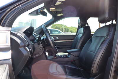 2017 Ford Explorer, $16500. Photo 5