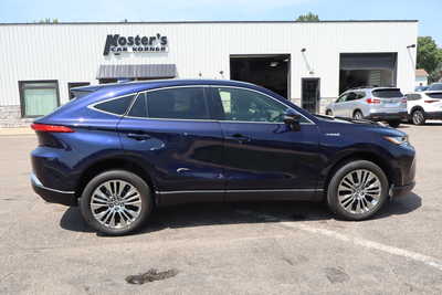 2021 Toyota Venza, $26995. Photo 9