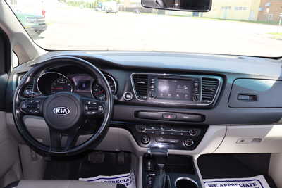 2019 Kia Sedona, $19995. Photo 7