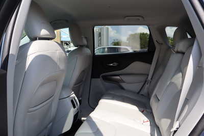 2021 Jeep Cherokee, $16500. Photo 6