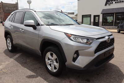 2021 Toyota RAV4, $19995. Photo 2