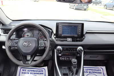 2021 Toyota RAV4, $19995. Photo 7