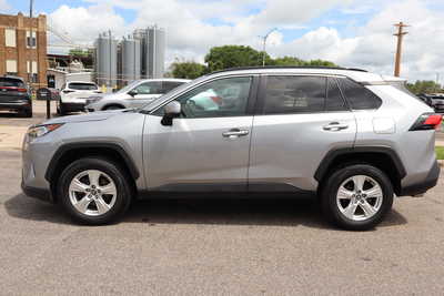 2021 Toyota RAV4, $19995. Photo 8