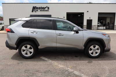 2021 Toyota RAV4, $19995. Photo 9