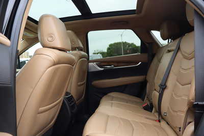 2021 Cadillac XT5, $22500. Photo 6