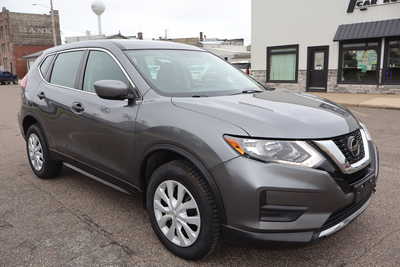 2018 Nissan Rogue, $12900. Photo 2