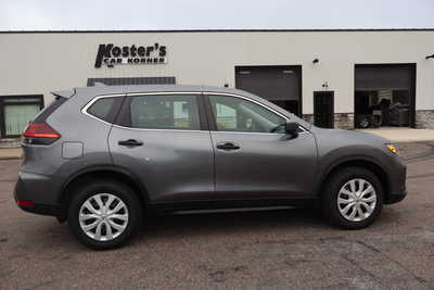 2018 Nissan Rogue, $12900. Photo 9