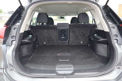 2018 Nissan Rogue, $12900. Photo 11