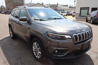 2019 Jeep Cherokee, $13500. Photo 3