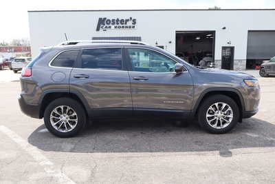 2019 Jeep Cherokee, $13500. Photo 4