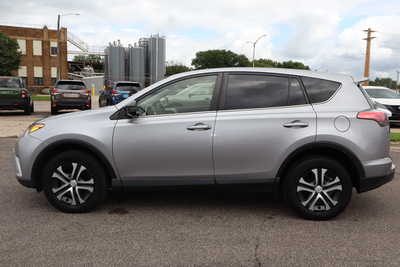 2018 Toyota RAV4, $13995. Photo 8