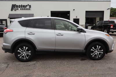2018 Toyota RAV4, $13995. Photo 9