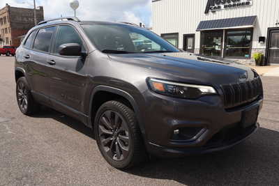 2021 Jeep Cherokee, $18995. Photo 2