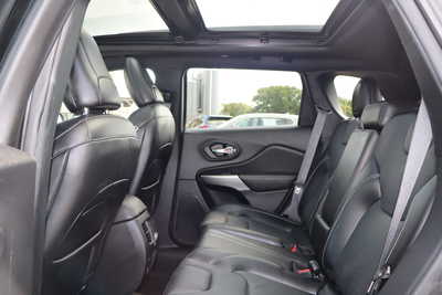 2021 Jeep Cherokee, $18995. Photo 8