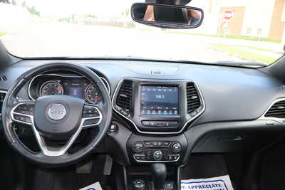 2021 Jeep Cherokee, $18995. Photo 9