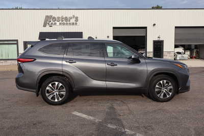 2021 Toyota Highlander, $28500. Photo 4