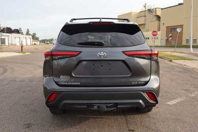 2021 Toyota Highlander, $28500. Photo 6