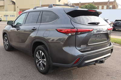 2021 Toyota Highlander, $28500. Photo 7