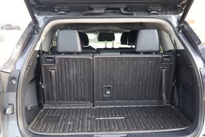 2021 Toyota Highlander, $28500. Photo 9