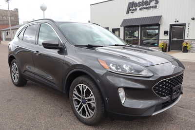 2020 Ford Escape, $14900. Photo 2