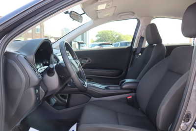 2021 Honda HR-V, $15995. Photo 5
