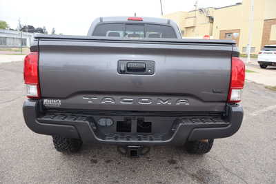 2017 Toyota Tacoma, $24500. Photo 10