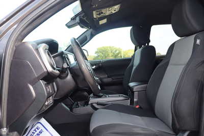 2021 Toyota Tacoma, $28500. Photo 5