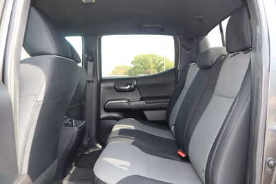 2021 Toyota Tacoma, $28500. Photo 6