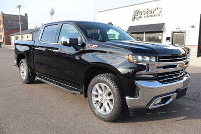 2022 Chevrolet 1500 Crew Cab, $29995. Photo 2