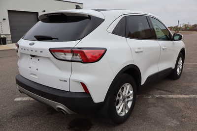 2020 Ford Escape, $14500. Photo 3