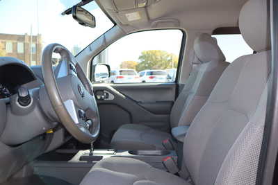 2019 Nissan Frontier, $17500. Photo 5