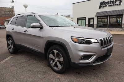 2019 Jeep Cherokee, $13500. Photo 2