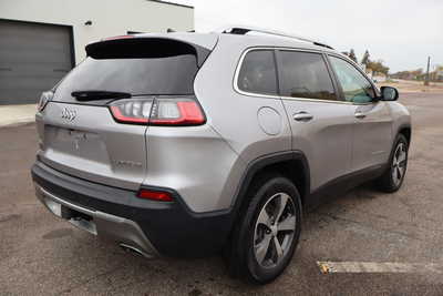 2019 Jeep Cherokee, $13500. Photo 3