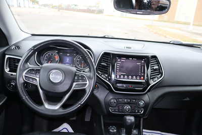 2019 Jeep Cherokee, $13500. Photo 7