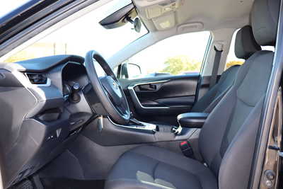 2023 Toyota RAV4, $21995. Photo 5