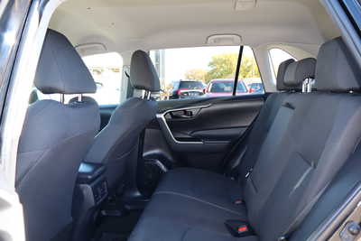 2023 Toyota RAV4, $21995. Photo 6